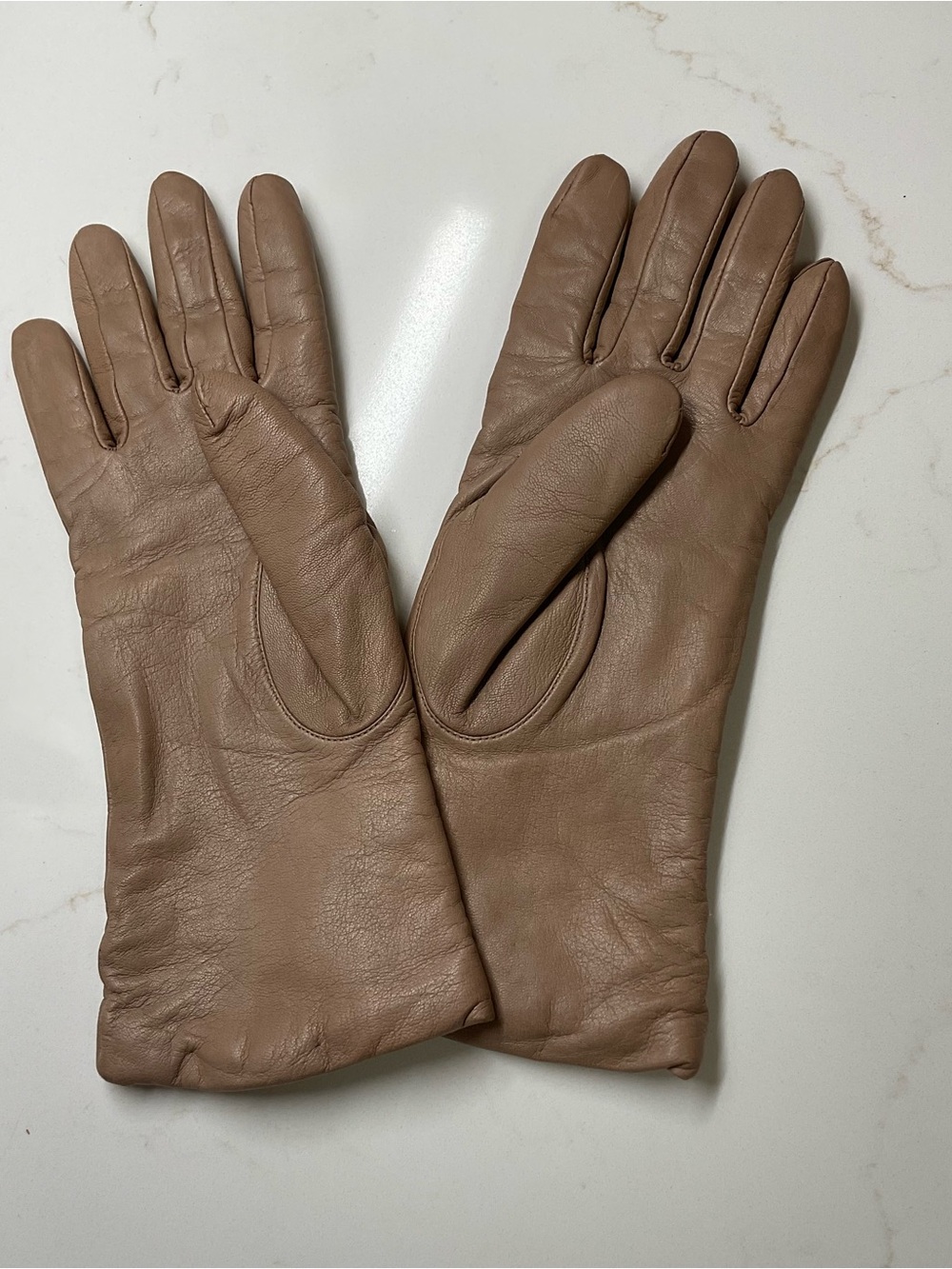 Women’s Aris soft leather Taupe gloves